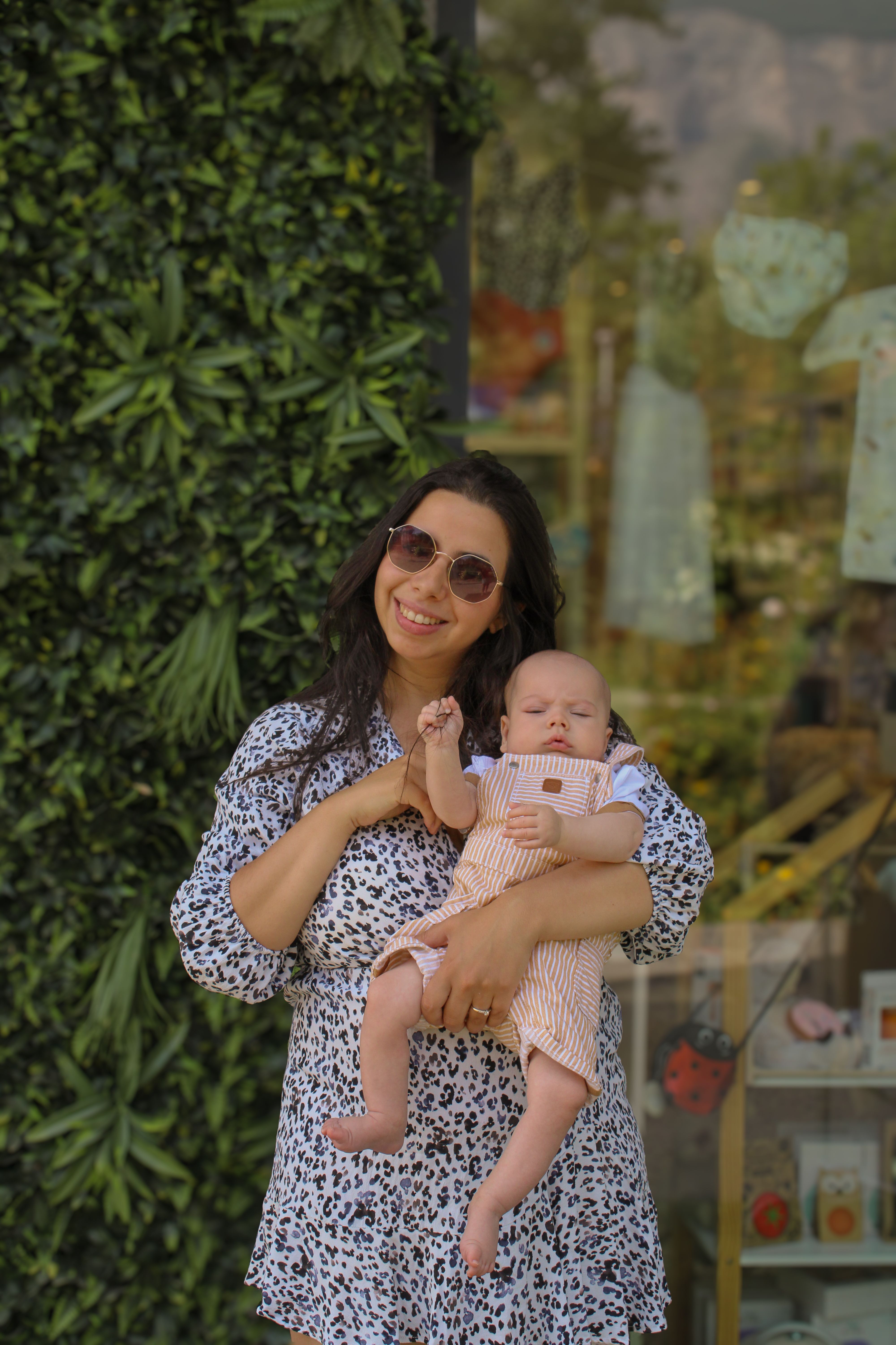 mamans enceintes et mamans bébé  - Photographie Famille / Naissance par Emma Bortot