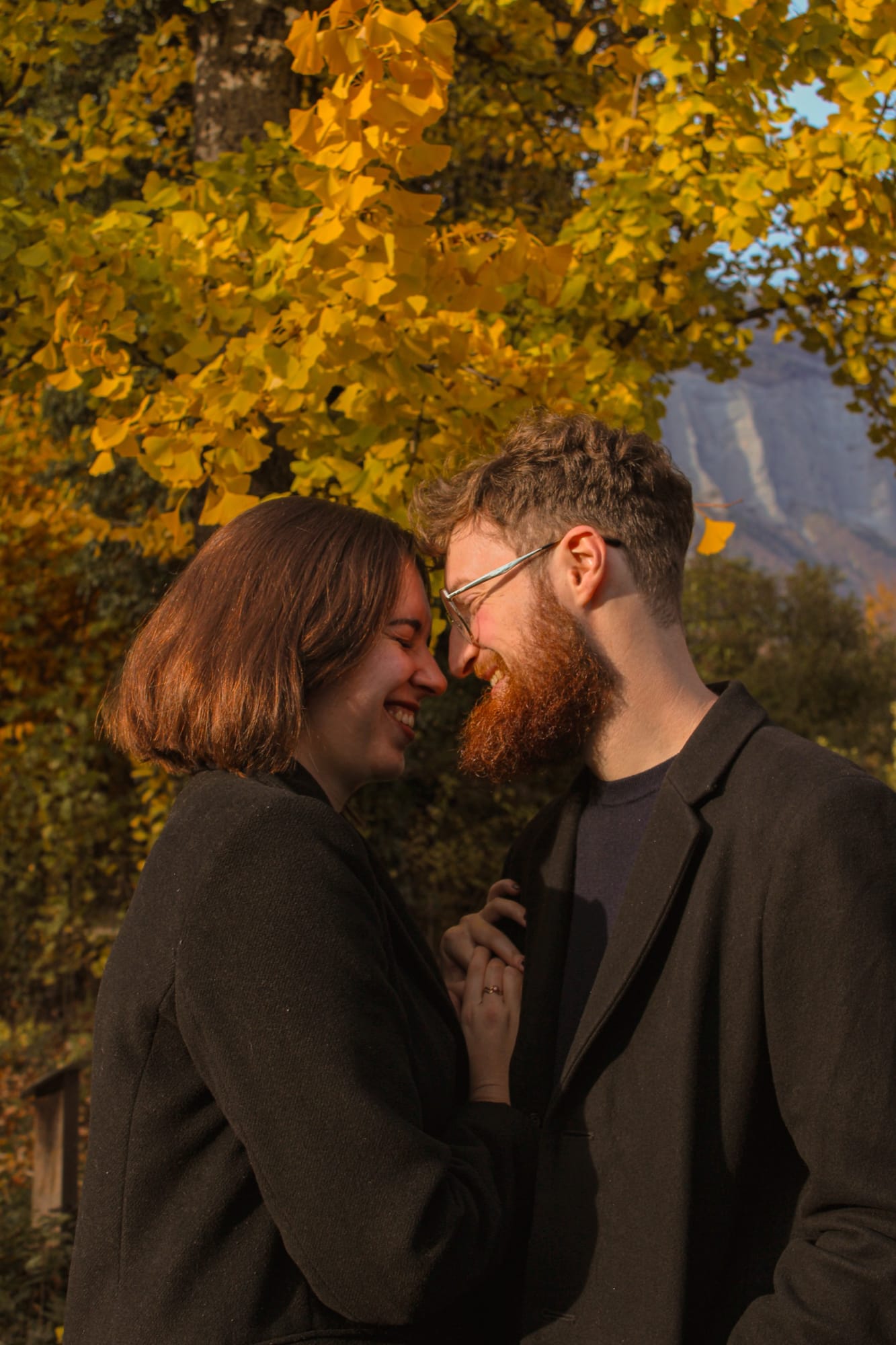 Maud et Hugo en automne, photographie couple par Emma Bortot, photo 7